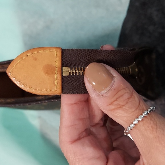 Louis Vuitton Discontinued Monogram Toiletry Pouch 15 Poche Toilette - Picture 8 of 13